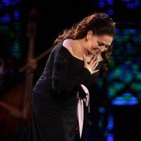 Isabel Pantoja agradeciendo a sus fans el cariño durante su concierto en Viña del Mar