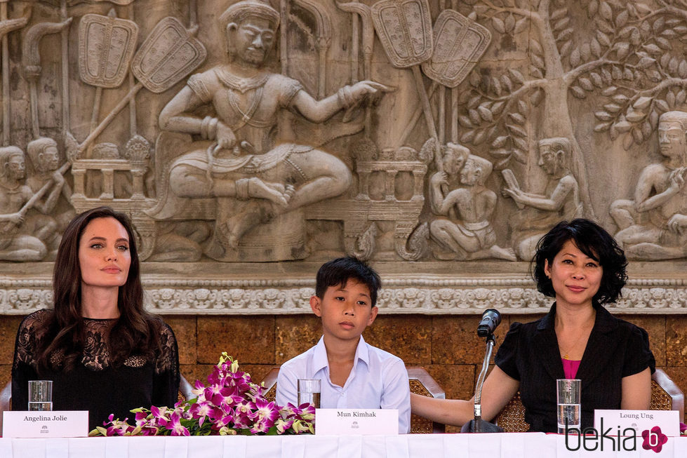 Angelina Jolie en la promoción de su nueva película en Camboya