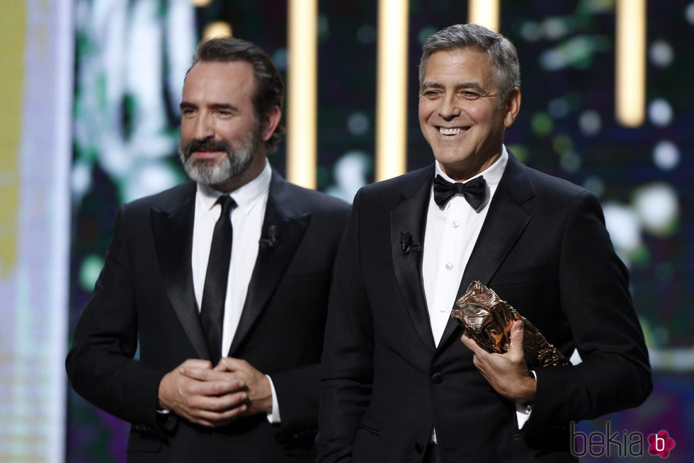 George Clooney recibe el Cesar de Honor de la mano de Jean Dujardin