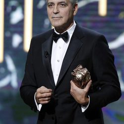 George Clooney recibiendo el Premio César de Honor 2017
