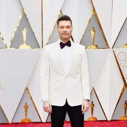 Ryan Seacrest en la alfombra roja de los Premios Oscar 2017