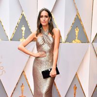 Louise Roe en la alfombra roja de los Premios Oscar 2017