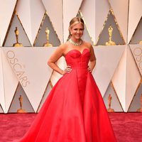 Nancy O'Dell en la alfombra roja de los Premios Oscar 2017