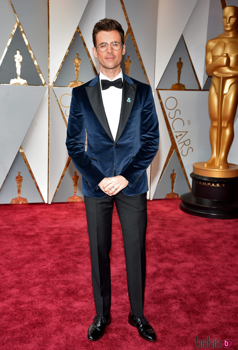 Brad Goreski en la alfombra roja de los Premios Oscar 2017