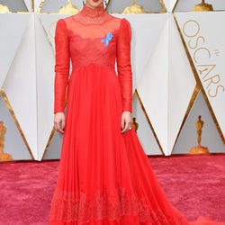 Ruth Negga en la alfombra roja de los Premios Oscar 2017