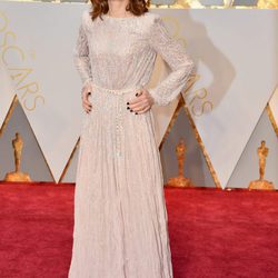 Isabelle Huppert en la alfombra roja de los Premios Oscar 2017