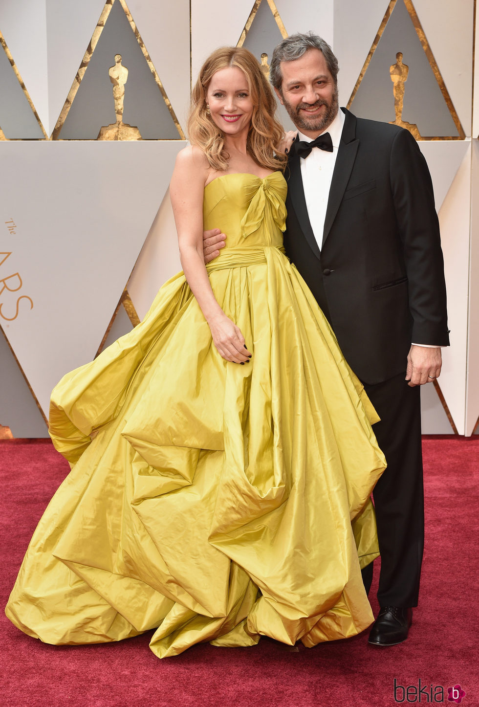 Leslie Mann y Judd Apatow en la alfombra roja de los Premios Oscar 2017