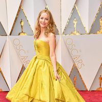 Leslie Mann en la alfombra roja de los Premios Oscar 2017