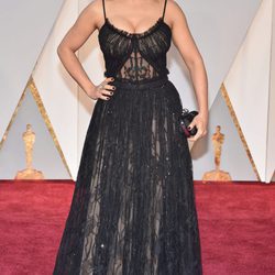 Salma Hayek en la alfombra roja de los Premios Oscar 2017