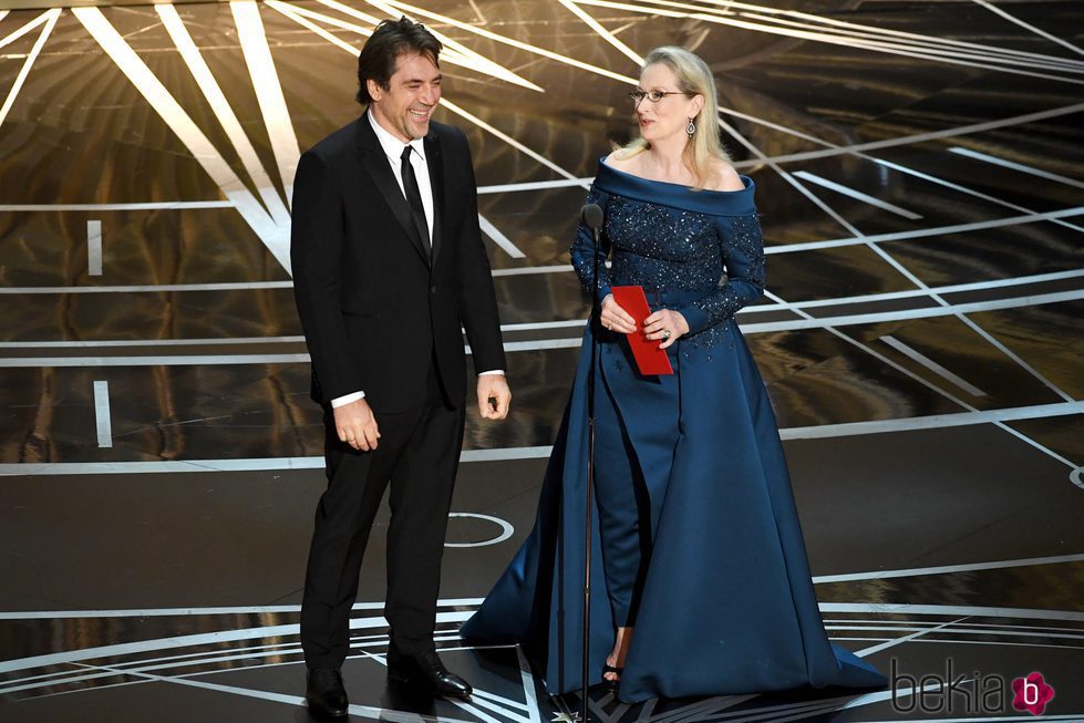 Javier Bardem y Meryl Streep en la gala de los Oscar 2017