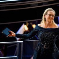 Meryl Streep agradeciendo en los Oscar 2017 el aplauso de sus compañeros