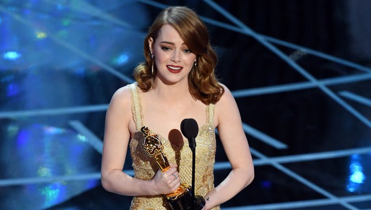 Emma Stone agradeciendo su Oscar 2017 a Mejor actriz por 'La La Land'