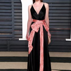 Dakota Johnson en la fiesta de Vanity Fair de los Premios Oscar 2017