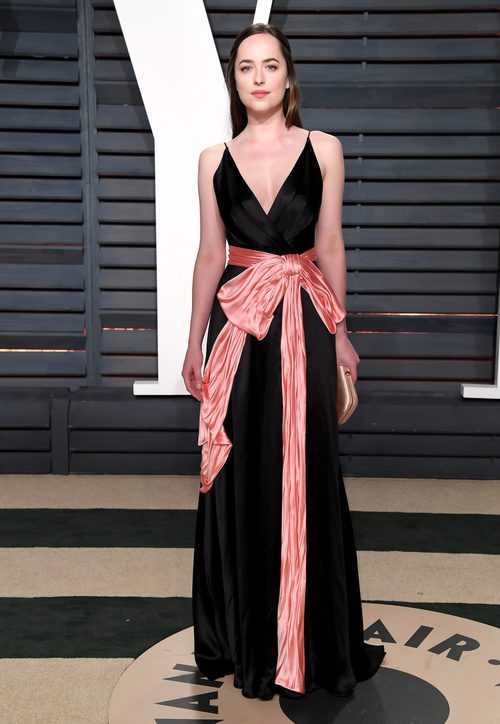 Dakota Johnson en la fiesta de Vanity Fair de los Premios Oscar 2017