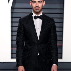 Joe Jonas en la fiesta de Vanity Fair de los Premios Oscar 2017
