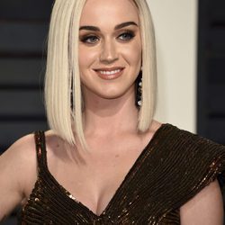 Katy Perry de cerca en la fiesta de Vanity Fair de los Premios Oscar 2017