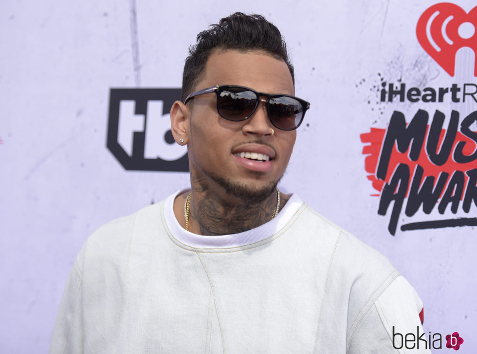 Chris Brown en los premios iHeart Radio 2016