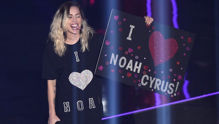 Miley Cyrus en los iHeartRadio Music Awards 2017