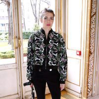 Carlota Casiraghi en el desfile de Giambattista Valli en la Paris Fashion Week