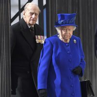 La Reina Isabel y el Duque de Edimburgo en la inauguración de un Memorial en recuerdo a los caídos en las guerras de Irak y Afganistán