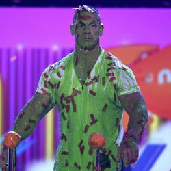 John Cena cubierto de moco verde en los Nickelodeon Kids' Choice Awards 2017