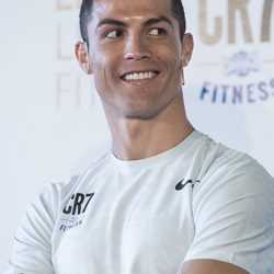 Cristiano Ronaldo muy feliz en la inauguración de su nuevo gimnasio