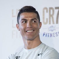Cristiano Ronaldo muy feliz en la inauguración de su nuevo gimnasio