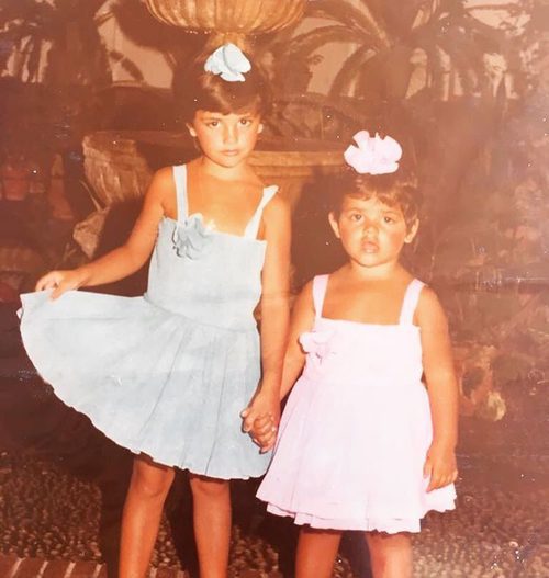Penélope Cruz y Mónica Cruz cuando eran unas niñas