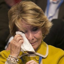 Esperanza Aguirre emocionada en el congreso de su despedida