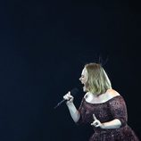 Adele actuando en Melbourne