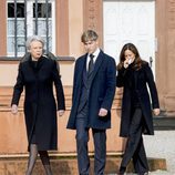Benedicta de Dinamarca, el Conde Friedrich y Carina Axelsson en el funeral del Príncipe alemán Richard zu Sayn-Wittgenstein Berleburg