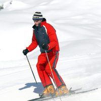 El Príncipe Guillermo esquiando