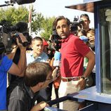 Álvaro Ruiz-Mateos saliendo de la comisaría de Pozuelo de Alarcón