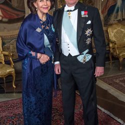 El Rey Carlos Gustavo y la Reina Silvia de Suecia en un acto oficial en el Palacio Real de Estocolmo