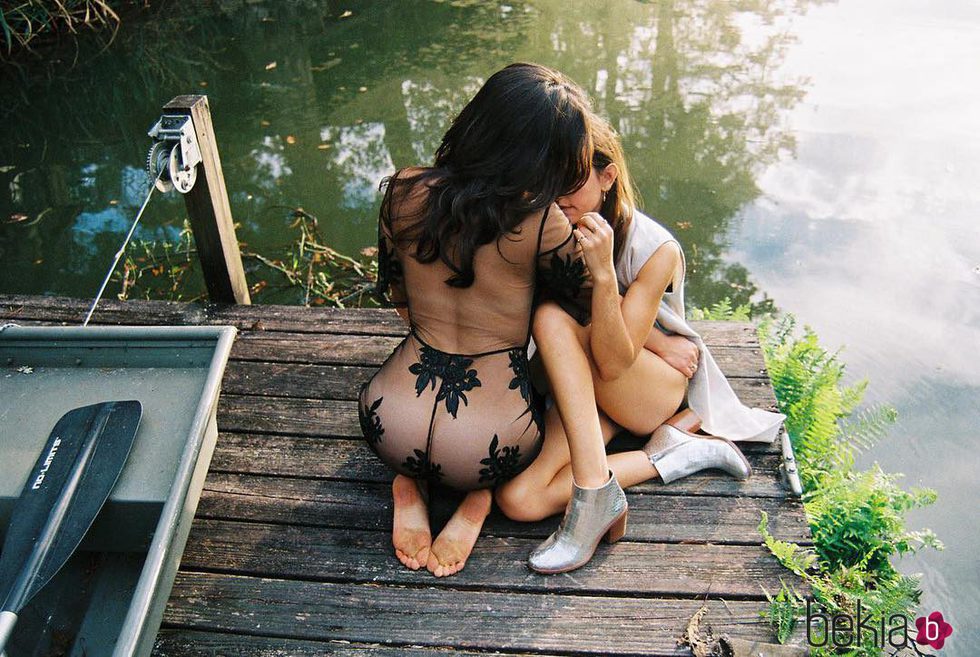 Lauren Jauregui y Lucy Vives en una tierna sesión fotográfica