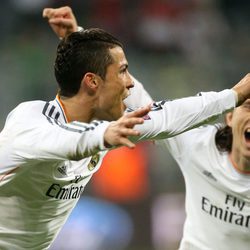Cristiano Ronaldo y Luka Modric celebrando un gol