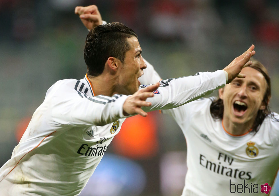 Cristiano Ronaldo y Luka Modric celebrando un gol