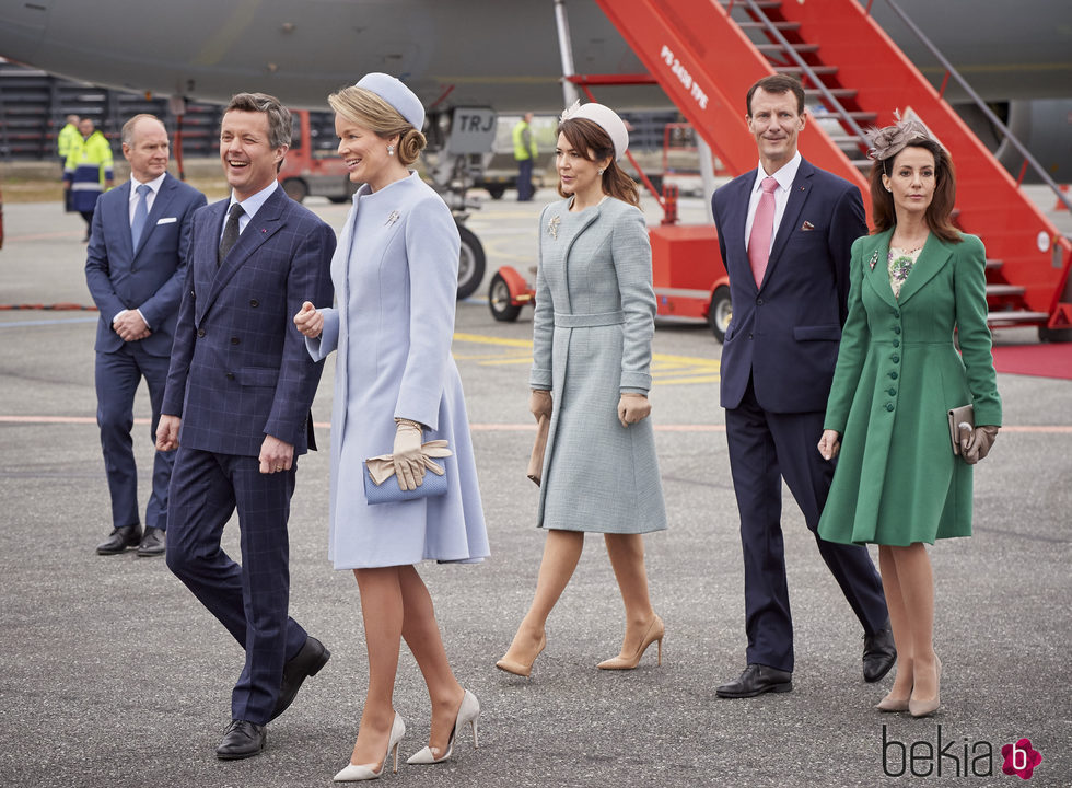 Matilde de Bélgica con Federico, Mary, Joaquín y Marie de Dinamarca al inicio de su Visita de Estado a Dinamarca