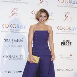 Chenoa con un vestido azul en la Global Gift Gala 2017 de Madrid