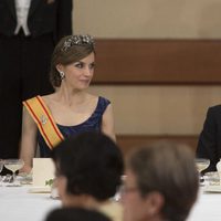 La Reina Letizia y Naruhito de Japón en la cena de gala durante su Viaje de Estado a Japón