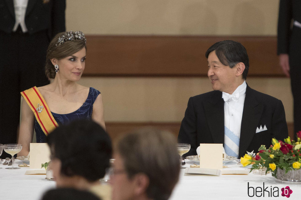 La Reina Letizia y Naruhito de Japón en la cena de gala durante su Viaje de Estado a Japón
