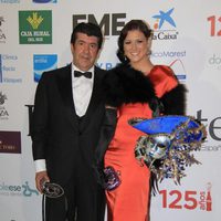 María Jesús Ruiz y su novio en los Premios Escaparate 2011