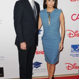 Eva Longoria y Rich Ross en una gala benéfica en Los Ángeles