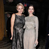 Charlene de Mónaco y Anne Hathaway en los premios Princesa Grace en Nueva York