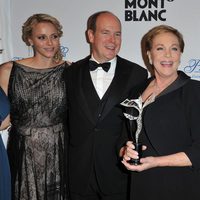 Los Príncipes de Mónaco, Julie Andrews y Anne Hathaway en los premios Princesa Grace en Nueva York