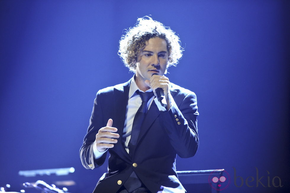David Bisbal cantando en el concierto que ofreció en Madrid