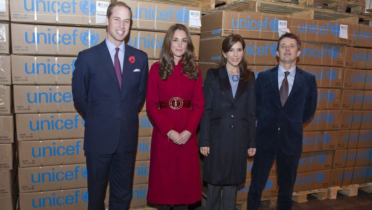 Los Duques de Cambridge y los Príncipes Federico y Mary de Dinamarca en UNICEF