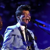 Bruno Mars durante su actuación en los MTV Europe Music Awards 2011