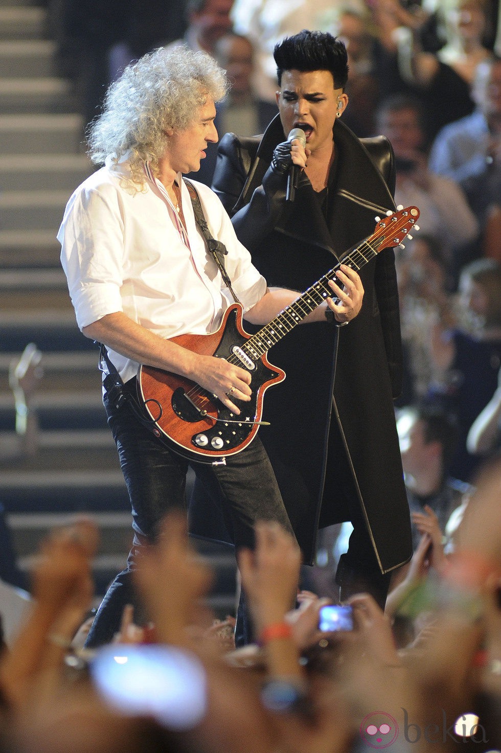 Brian May y Adam Lambert en la gala de los MTV Europe Music Awards 2011