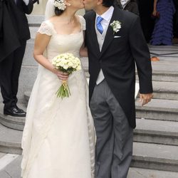 Mai Meneses y Eduardo Baeza se besan tras su boda